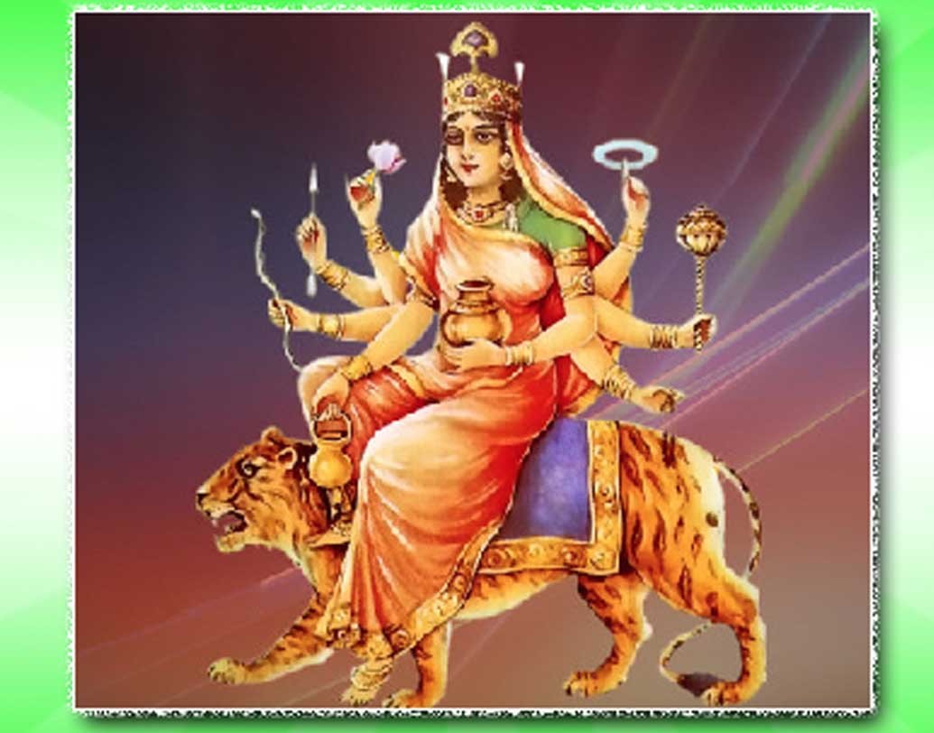 চতুর্থীতে কুশমুণ্ডের রূপ নেন দেবী দুর্গা। পুরাণ অনুযায়ী, দেবী এই রূপে সারা বিশ্বের সৃষ্টি করেন।