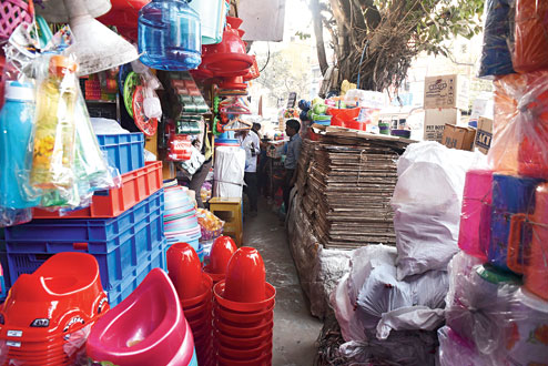 Trampled: pedestrian right to pavement - Telegraph India