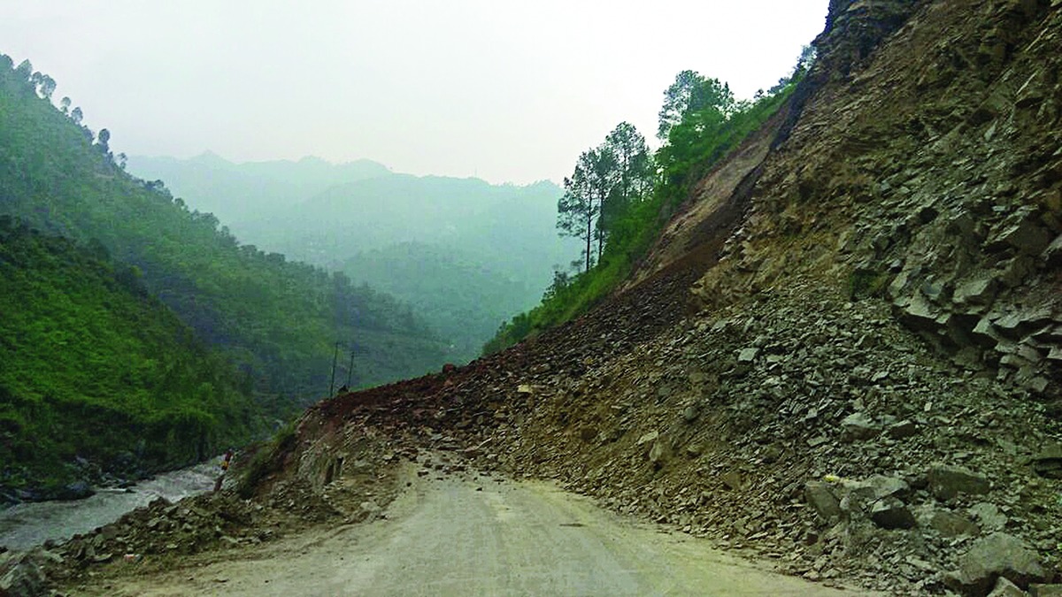 Landslides hit pilgrim traffic - Telegraph India