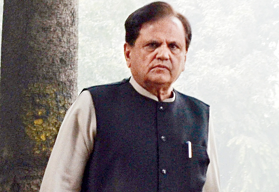 The new Congress party treasurer, Ahmed Patel, has cracked down on wasteful expenditure, curtailing funds even for basic necessities like tea, snacks and newspapers in party offices