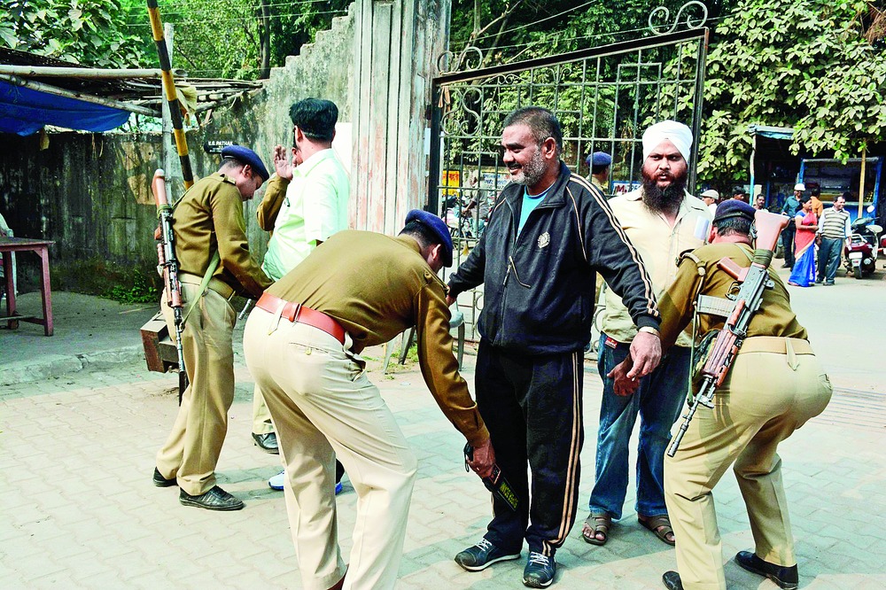 Heat builds on gangster Telegraph India