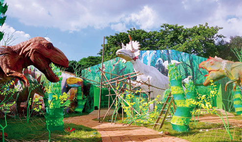 Frogs, dinos and fishermen in Howrah pandals - Telegraph India