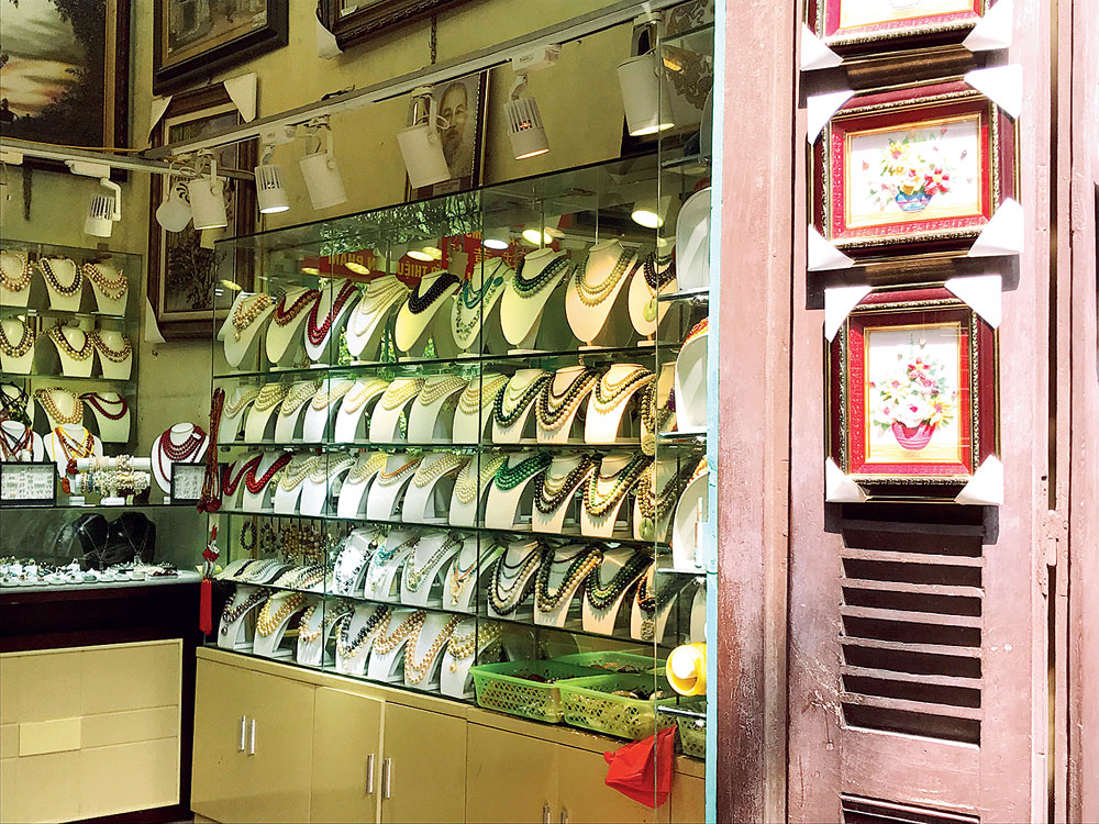 A jewellery shop inside the premises of Ho Chi Minh Mausoleum