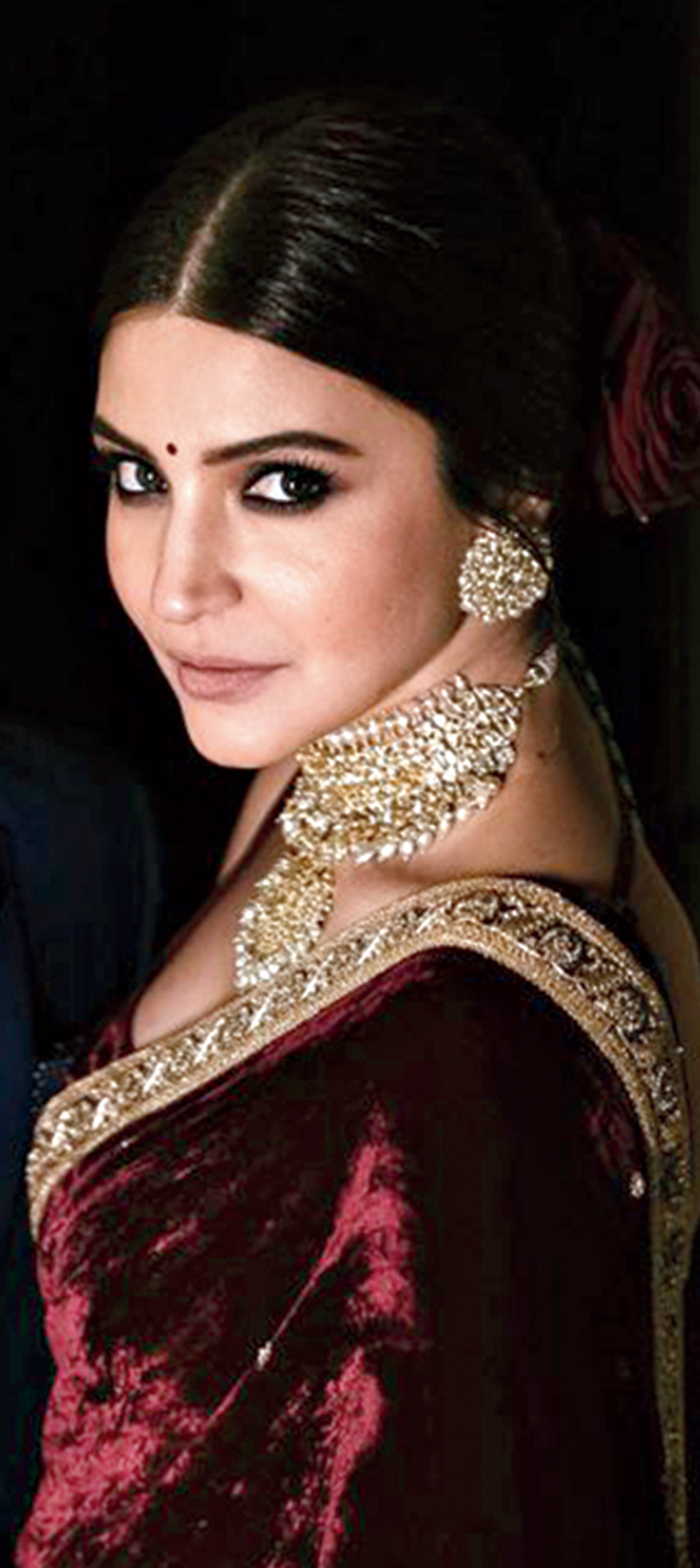 Velvet: The decade crushed on velvet, the fabric that’s so soft, smooth and gorgeous at the same time. What we loved the most about it was its versatility! From dresses and gowns in other parts of the world to the iconic and royal Sabyasachi saris and lehngas, velvet found love everywhere.