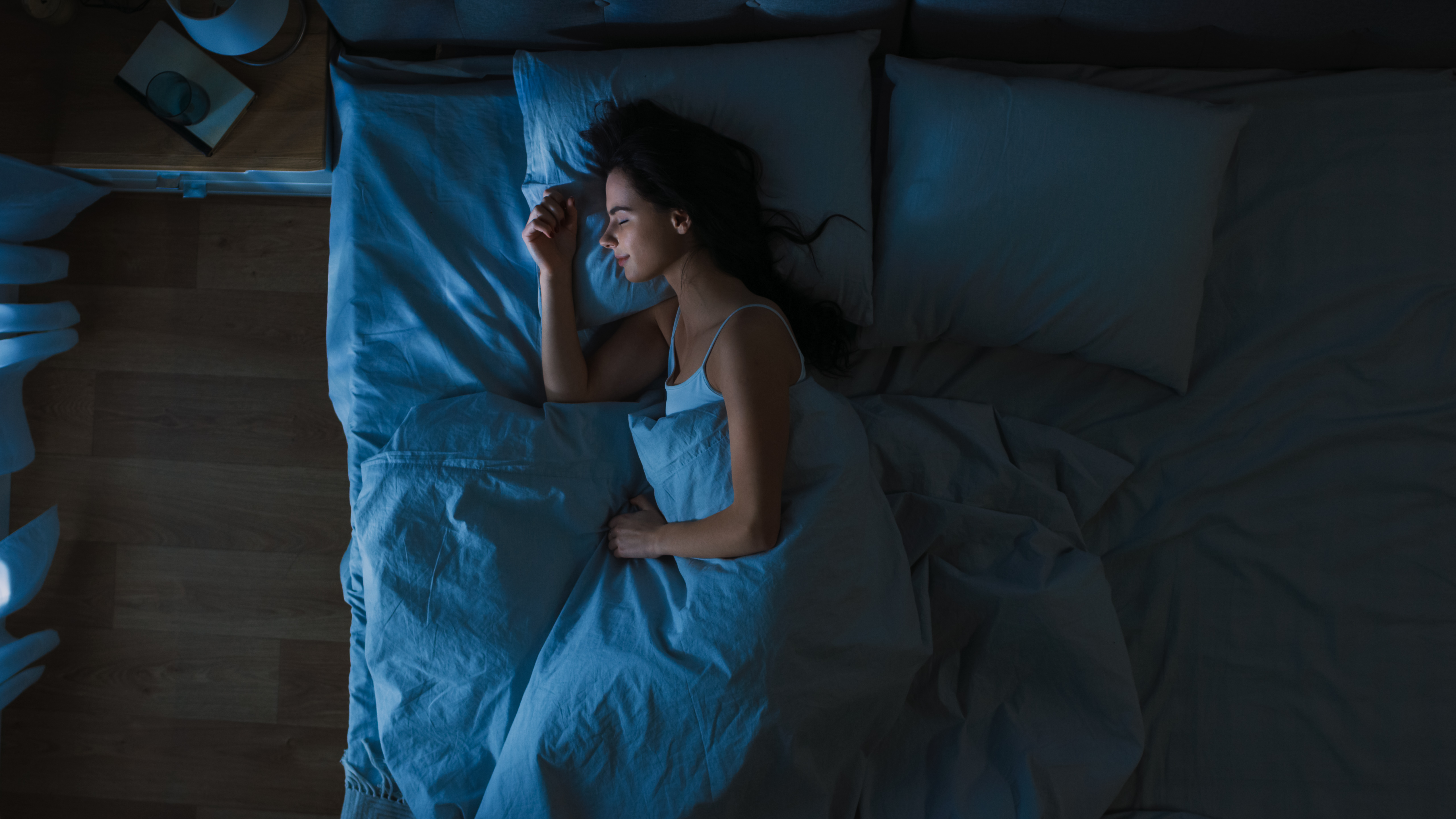 In a 2015 study, researchers found that getting 7 hours of sleep every night can make you four times less likely to get a cold as compared to six hours of sleep.
