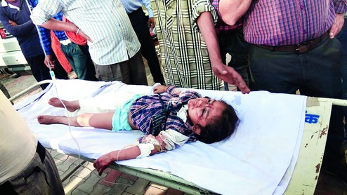 27 kids die as bus falls into gorge