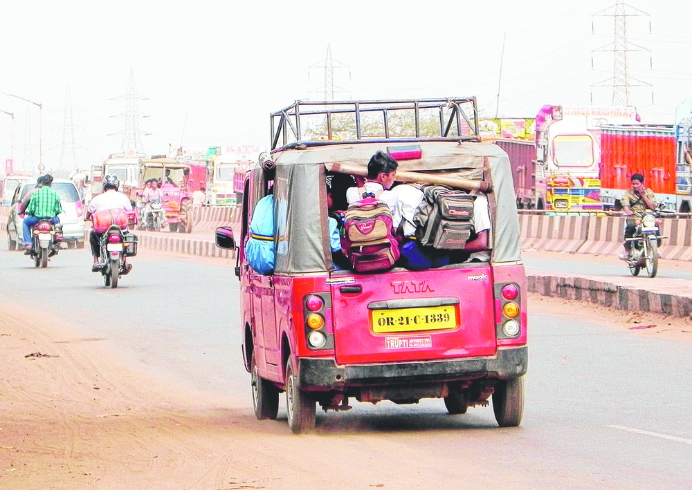 Rash driving kills students - Agitators block highway in protest ...