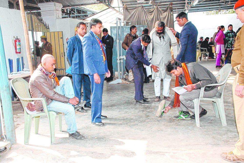 Shoe attack tightens security Fivestep check to protect