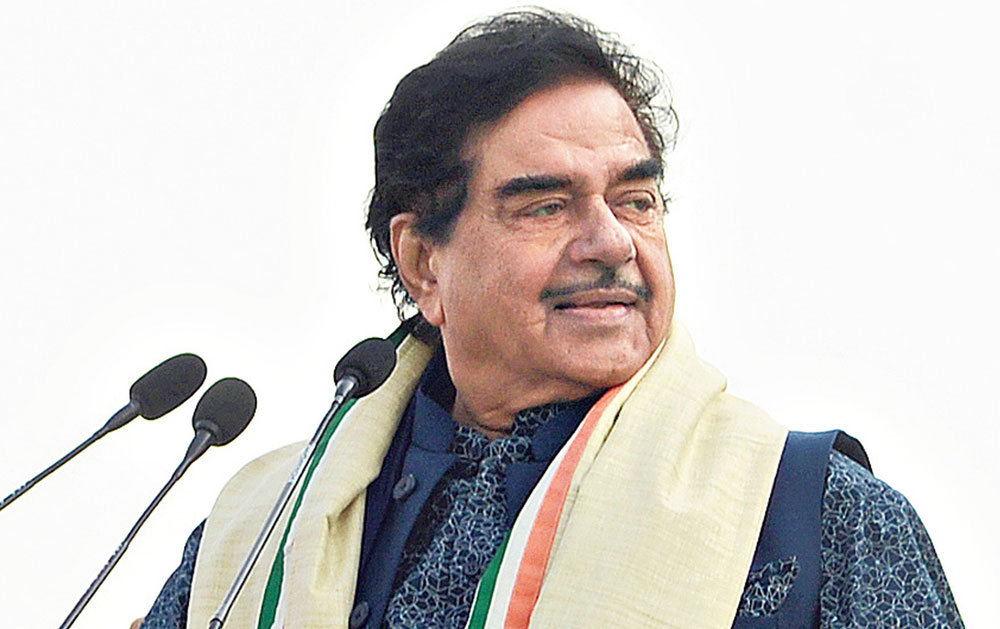 Opposition leaders want Shatrughan Sinha to take on Modi in Varanasi