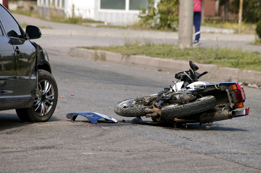 2 injured in bike accident - Telegraph India