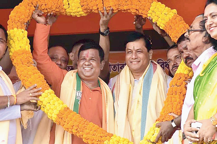 Sarbananda Sonowal campaigns for BJP candidate Bijoy Malakar at Ratabari on Monday. 