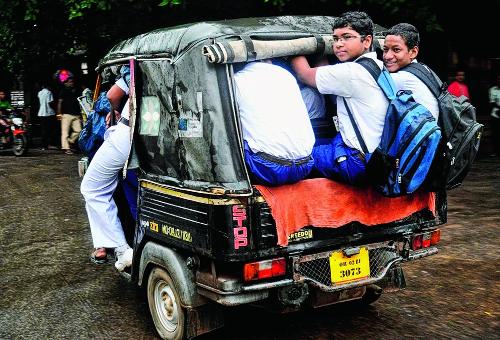 Overloaded auto-rickshaws pose threat to schoolchildren : The Tribune India