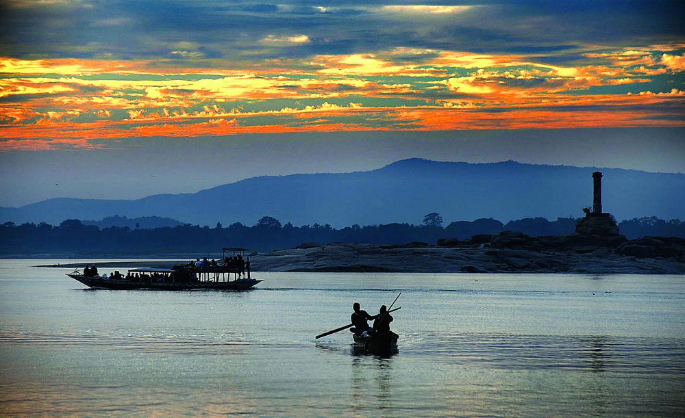 Брахмапутра океан. Река Брахмапутра. Брахмапутра Бангладеш. Река Брахмапутра в Индии. Брахмапутра Бог в Индии.