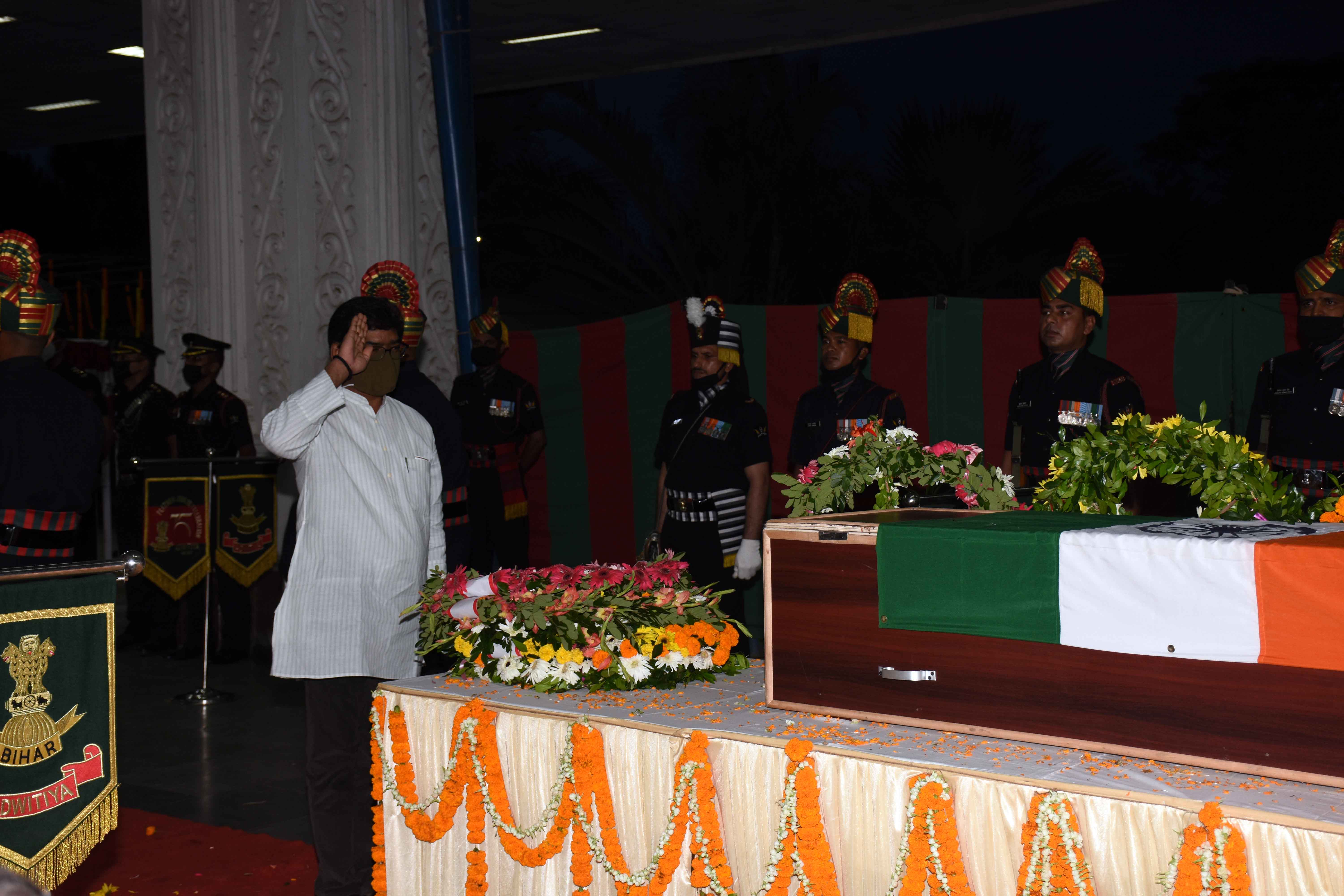 Chief minister Hemant Soren pays his respect to the remains of sepoy Ganesh Hansda in Ranchi on Thursday