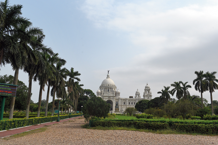 Victoria Memorial May 27