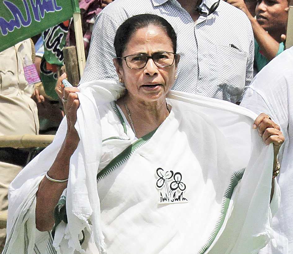 Mamata Banerjee at a rally in Mathurapur on Thursday.