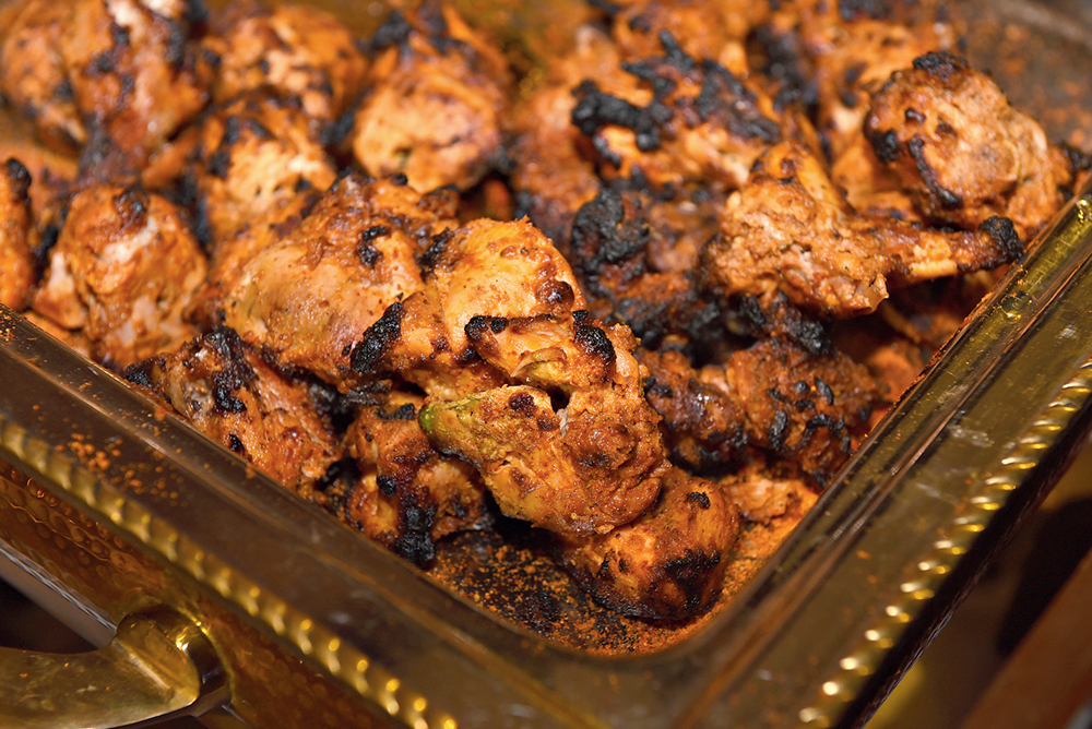 Sip and bite: With a separate vegetarian section set up at the back, the food counters at CC&FC were abuzz with people lining up to buy a plate of Murgh Malai Tikka, the clear favourite of the night. Some other dishes that were flying off the racks were Cheezy Dragon Rolls, Chicken Yakitori, Dynamite Chilli Chicken, Panko Golden Fried Prawn and Double-fried Roast Pork. The yummy food was accompanied by premium drinks.