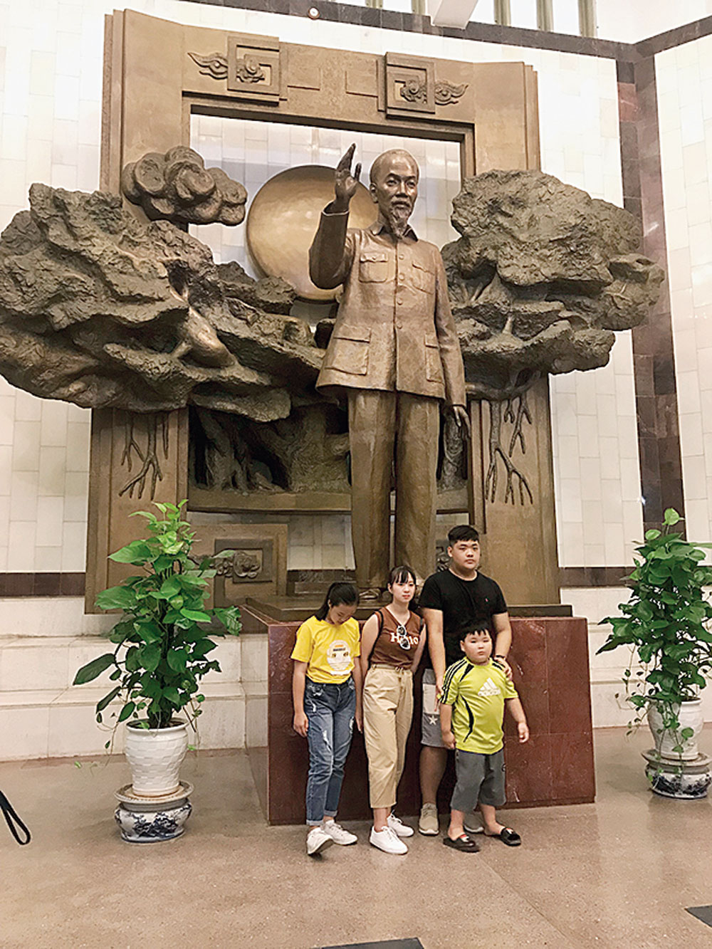 Visitors at Ho Chi Minh Mausoleum