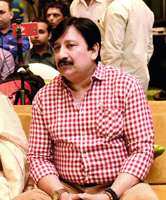 Arjun Chakraborty played a gracious host along with wife Nilaanjana.