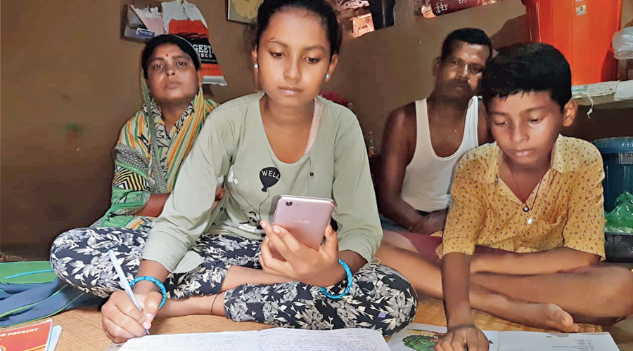 Mom sells her mom’s gift to buy phone for child to study - With the lockdown drying up their incomes, poor parents in Odisha are making sacrifices to ensure their kids can continue their online classes