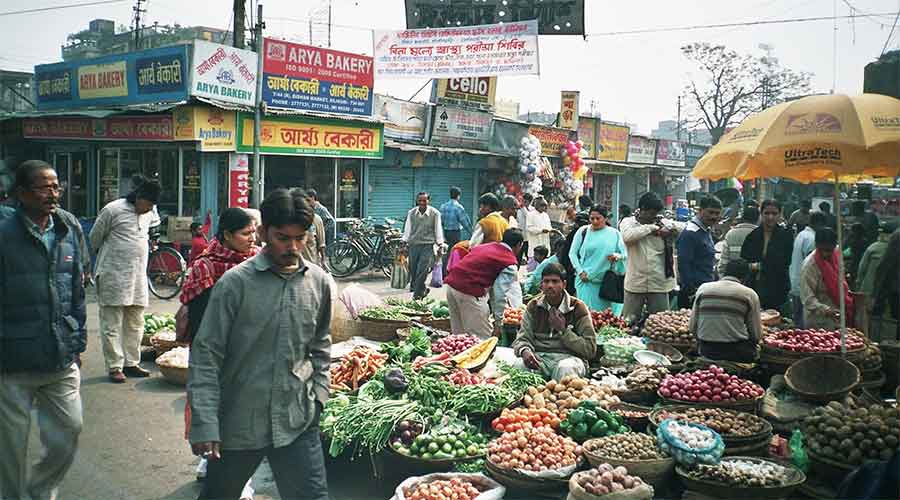 Gautam Deb warns action over illegal structures at Bidhan Market -Representatives of the traders’ association at the market have denied it