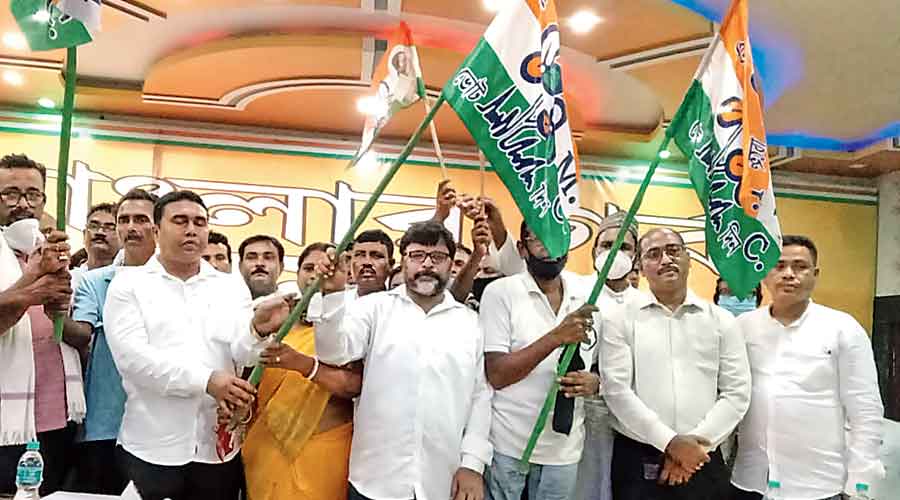 BJP supporters join Trinamul at Dhamakhali in North 24-Parganas on Tuesday.