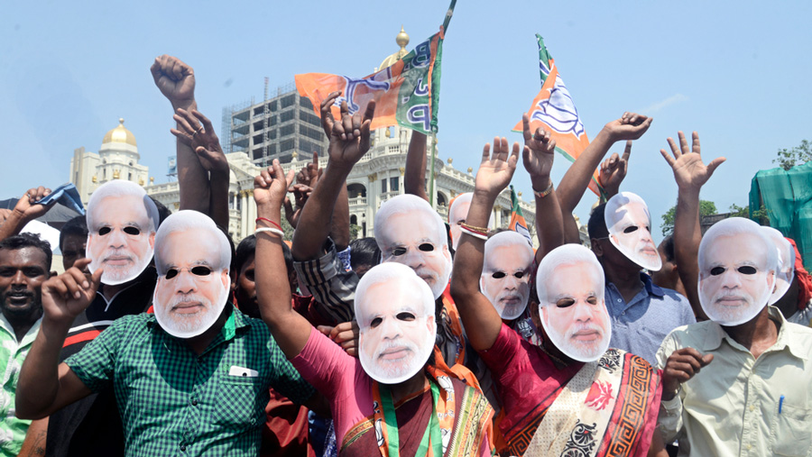 Review: Middle Class, Media and Modi: The Making of a New Electoral  Politics by Nagesh Prabhu - Telegraph India