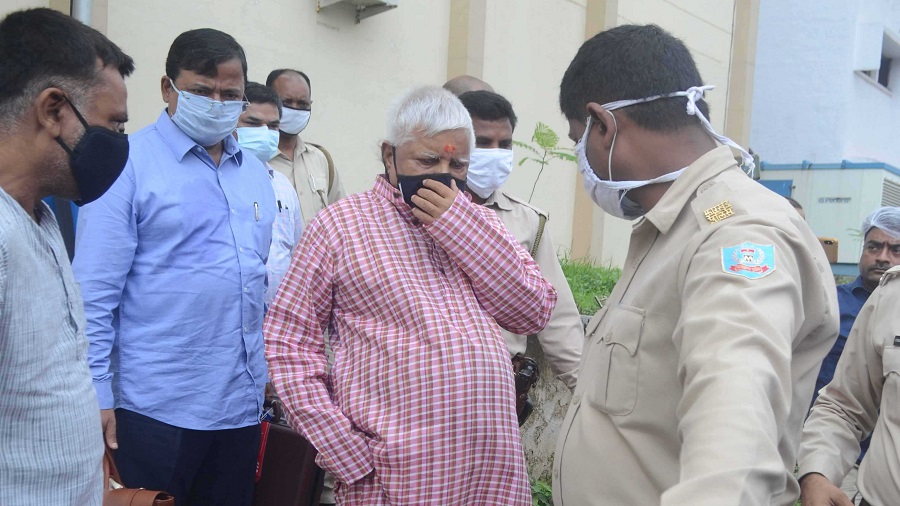 Lalu Prasad being shifted to the Director’s Bungalow at RIMS in Ranchi on August 5