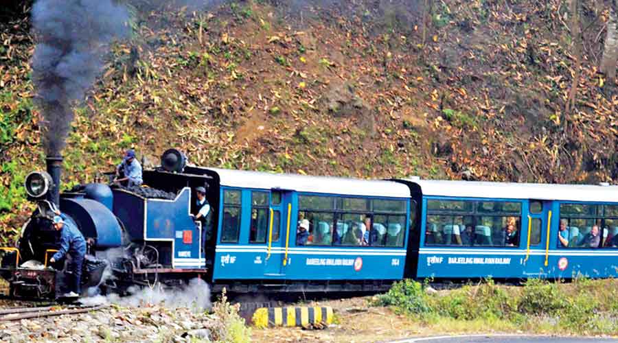 New angle to Darjeeling railway in UK documentary -Brit’s cam grabs view from loco front