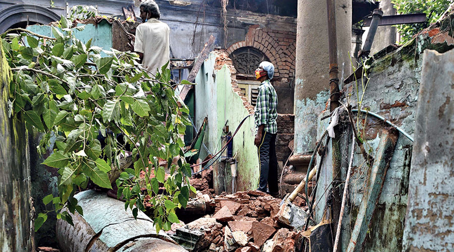 House Collapse Kills 70 Year Old In Kolkata Telegraph India