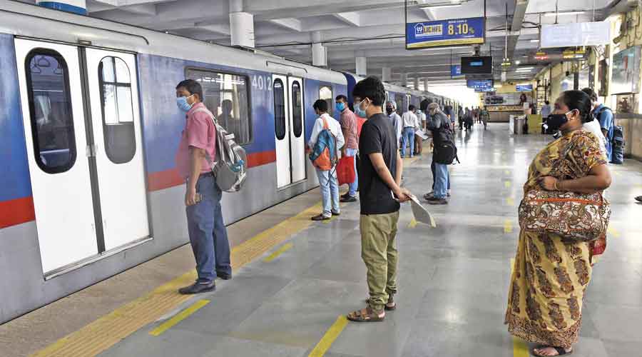 Calcutta metro | Unlock: Kolkata Metro trains to go up, timings revised ...