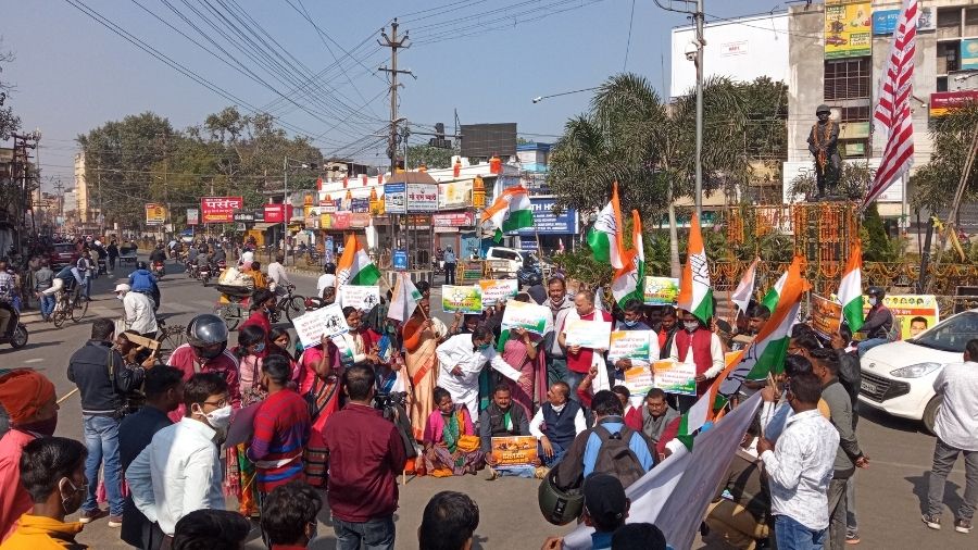 Congress workers stage demonstrations on the roads in Ranchi in view of the Bharat Bandh on Tuesday.