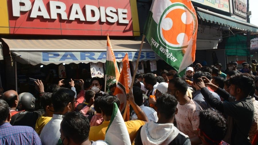 A gathering of bandh supporters in Bistupur, Jamshedpur, on Tuesday.