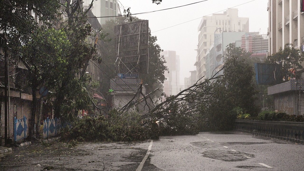 Calcutta scenes during Cyclone Amphan.