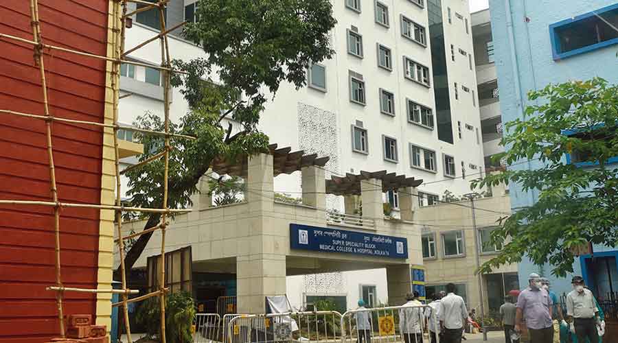 Govt to vacate some private Covid beds as cases decline