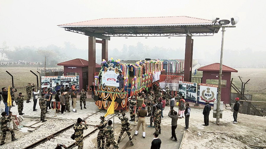 Indo Bangladesh train after 55 years- Chilahati-Haldibari rail route reopens after 55 years