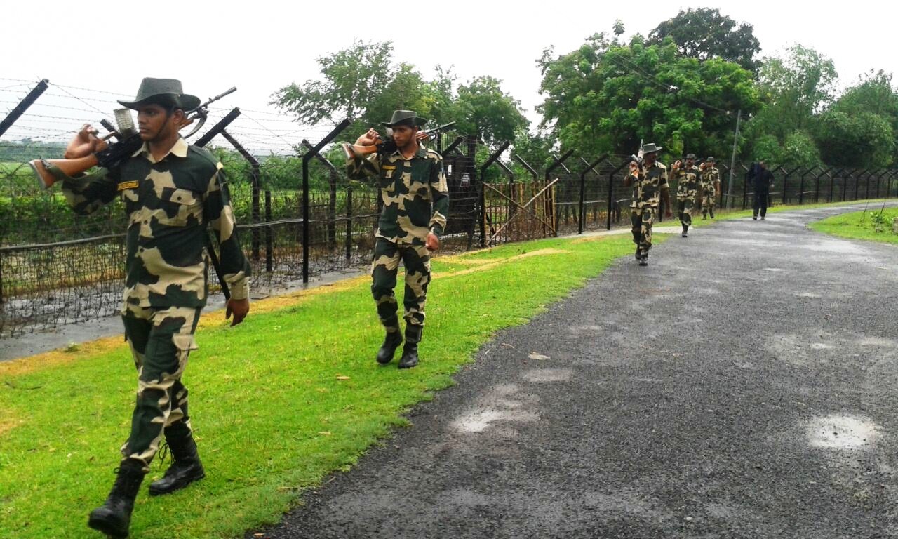 bsf - Bangladesh 'smuggler' dead in BSF firing after intrusion attempt -  Telegraph India