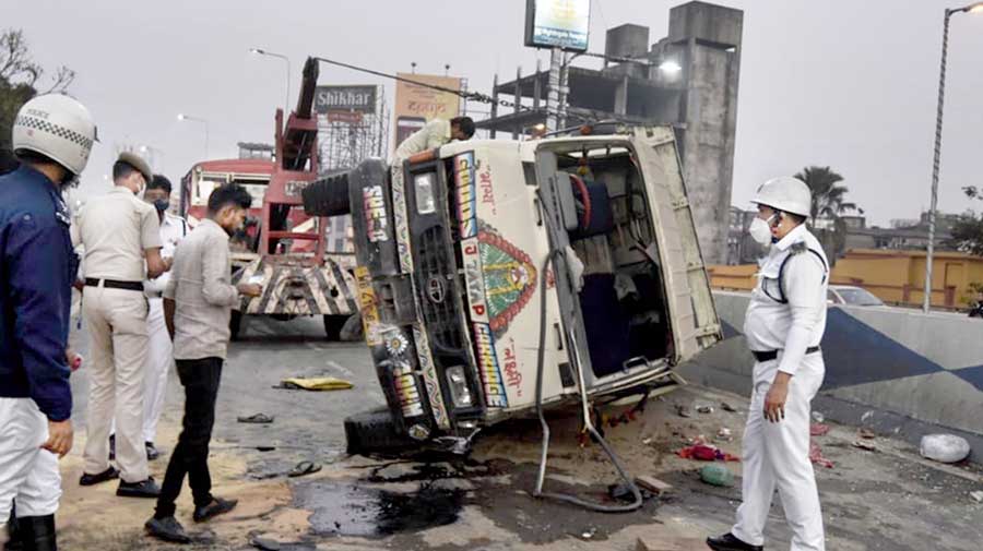 Seven injured after pick-up van overturns