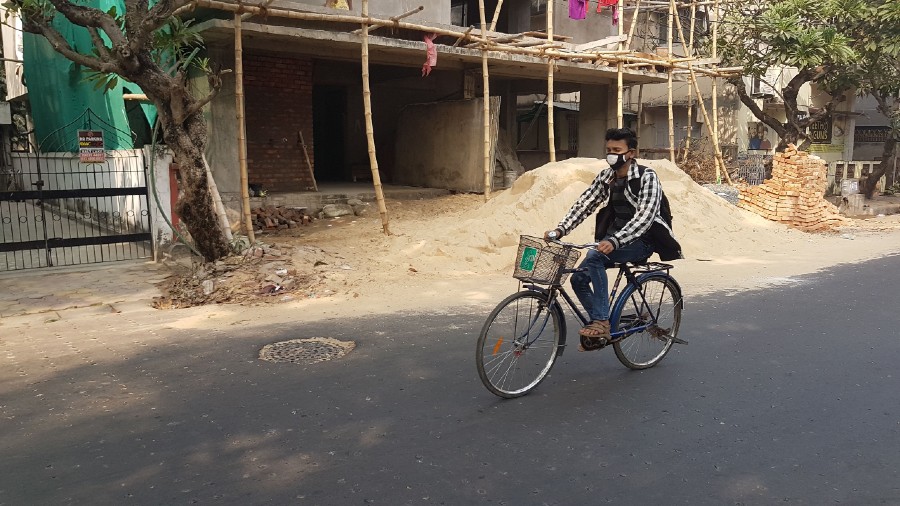 Some people have started cycling to work daily as far as even Santoshpur from Salt Lake