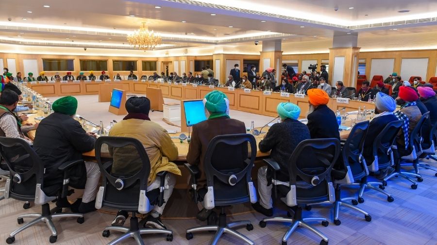 Farmer leaders holding a meeting with three Central ministers, including Narendra Singh Tomar and Piyush Goyal, at the Vigyan Bhawan in New Delhi on Wednesday.