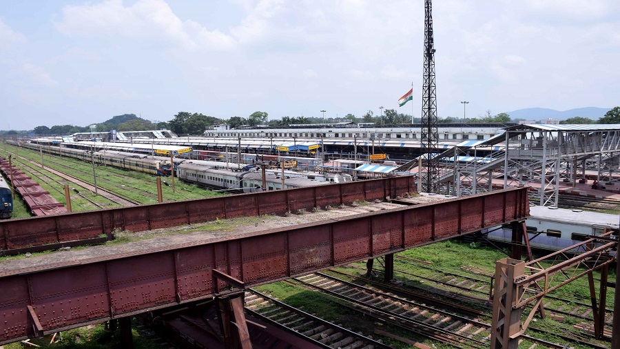 The abandoned overbridge which will be dismantled to pave the way for the new ramp and staircase coming up at Tatanagar station