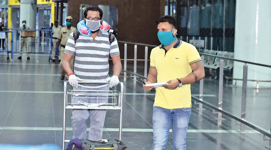 Evacuees from Dubai head to quarantine without discord -The state government has made it mandatory for all those flying back from abroad to spend a week at a paid facility