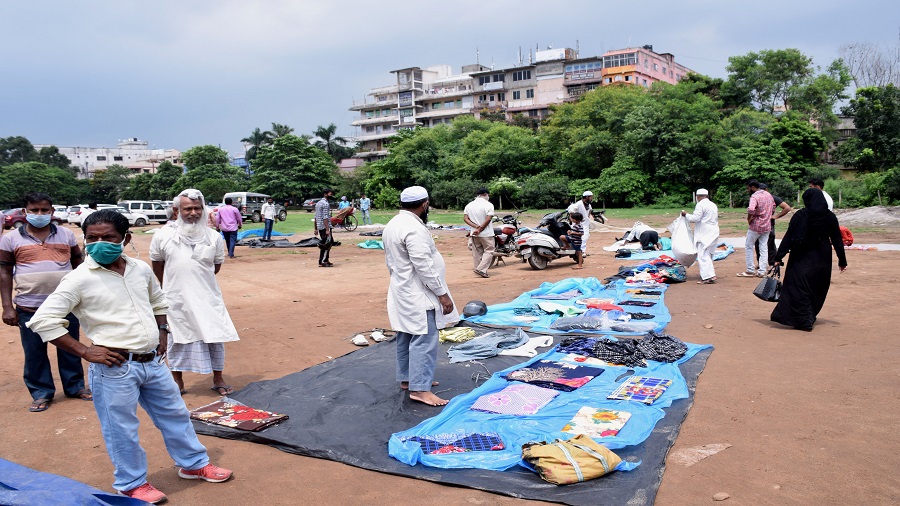 Sakchi footpath vendors get