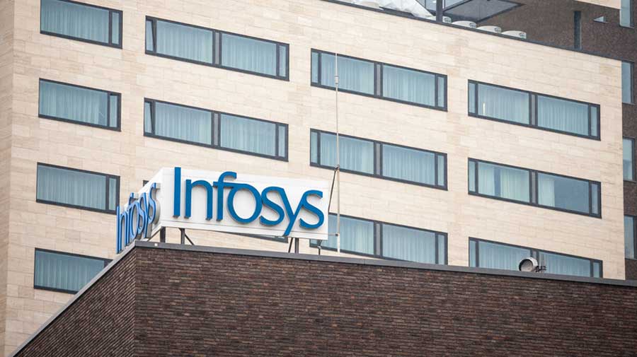 Infosys also re-instated the practice of giving out revenue guidance, buoyed by the strong client connect and the strength of its franchise.