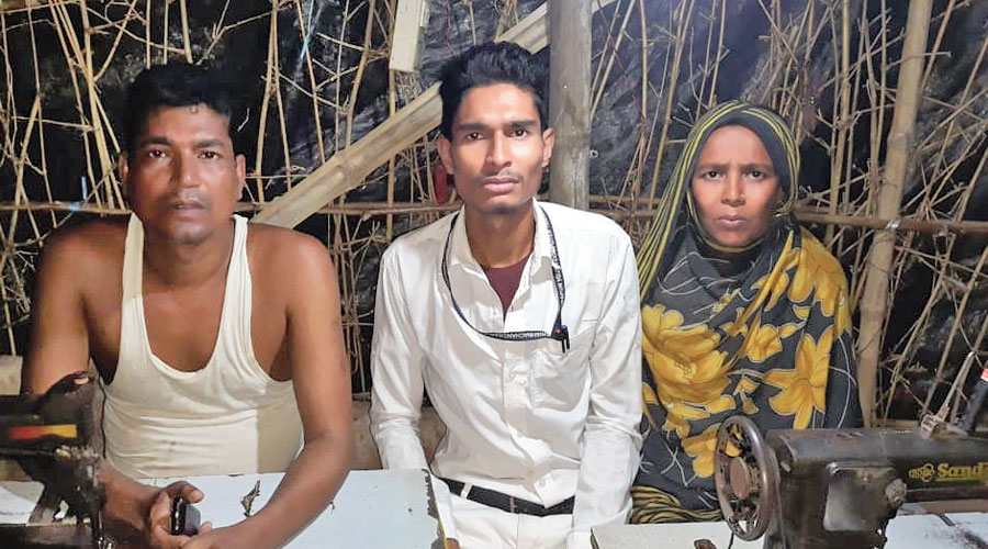 Manoar Hossain Mollah with his family