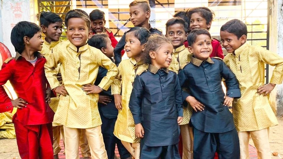 Children of Bedia tola village wearing dresses gifted by Prity Pathak
