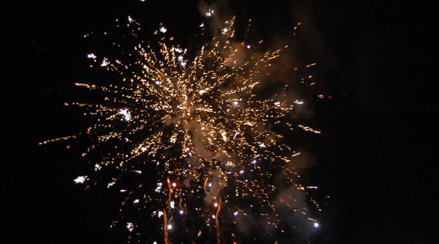  Localities of Dhanbad decked up with colorful lights and crackers burst.