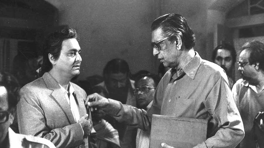 Jawhar Sircar | Soumitra: Actor, more than a star; cerebral performer ...