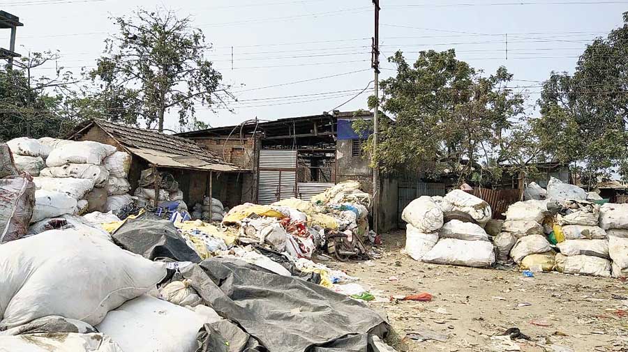 Malda - Blast bares flout of all rules at plastic crusher units ...