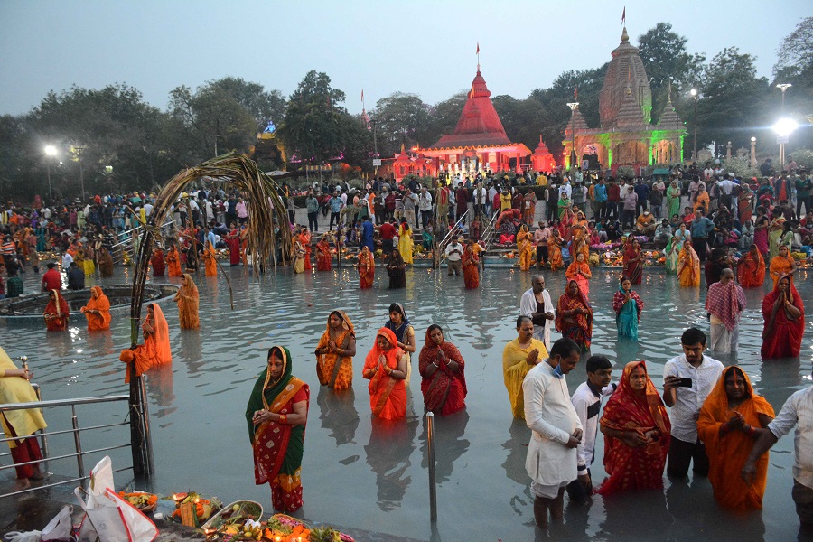 Another 100 water bodies will be converted into temporary ghats where wooden steps will be installed along the banks so that people can go down into the water body and perform Chhath rituals.